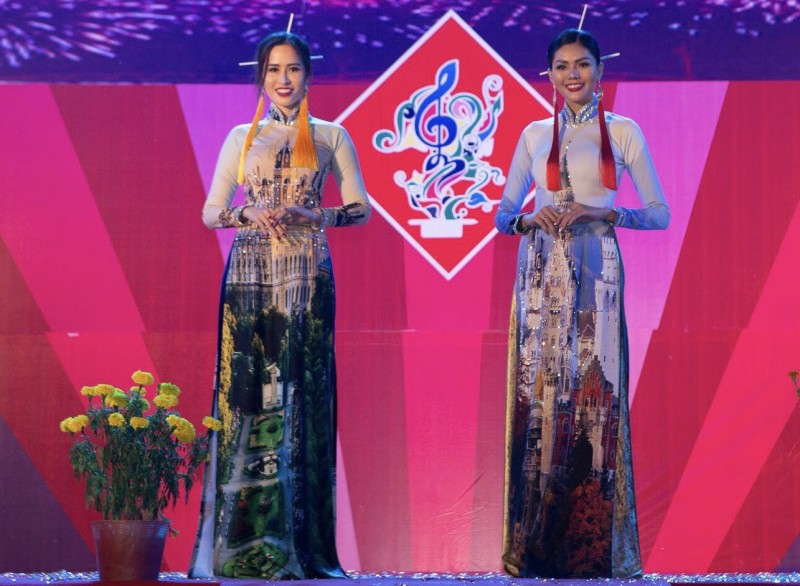 hon 40 hoa hau nguoi mau dien vien noi tieng se trinh dien ao dai tai fesstival ao dai 2019