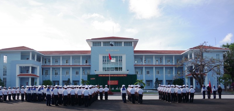 Lữ đoàn tàu săn ngầm thi đua “Luyện quân, lập công, quyết thắng”