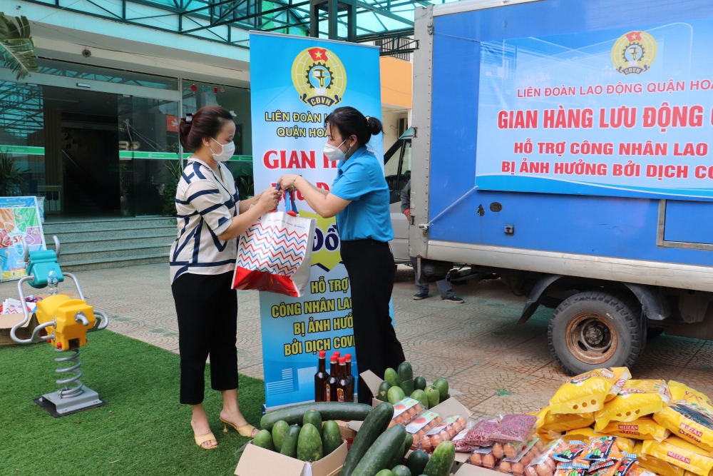 Các địa phương không để người dân nào thiếu ăn, thiếu mặc, thiếu nhu yếu phẩm thiết yếu