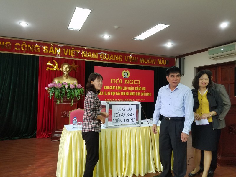 ldld quan hoang mai quyen gop ung ho dong bao cac tinh nam trung bo bi anh huong thien tai