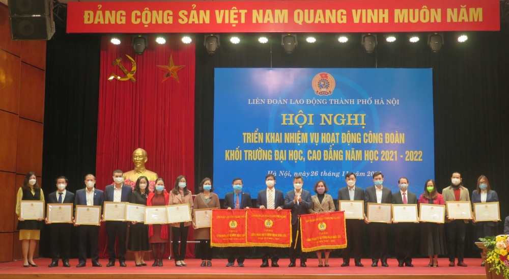 Đẩy mạnh thi đua, nâng cao chất lượng dạy và học