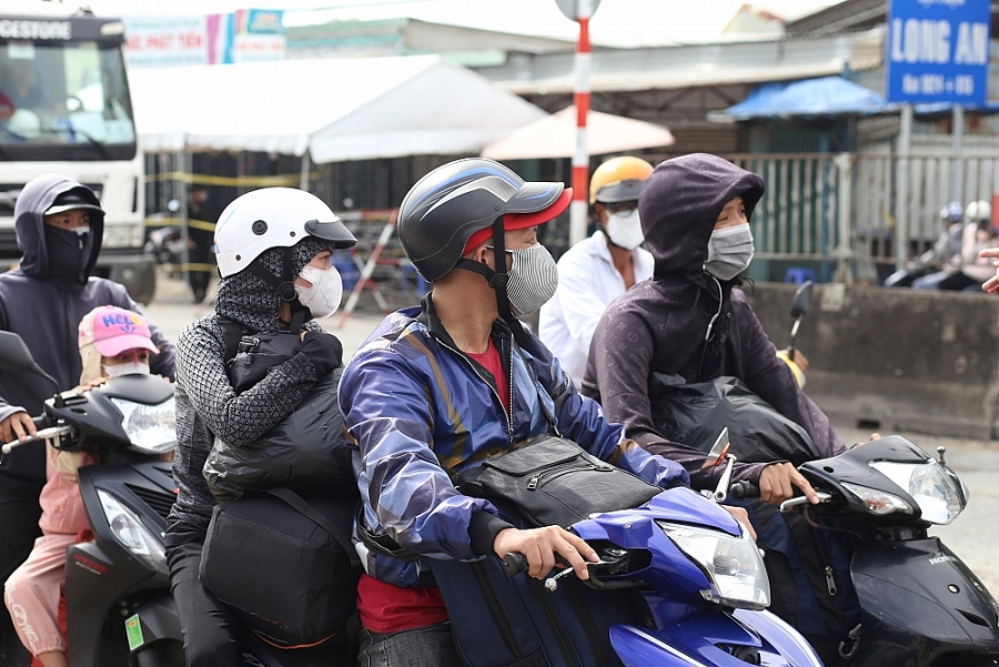 Người dân miền Tây bắt đầu quay trở lại thành phố Hồ Chí Minh làm việc