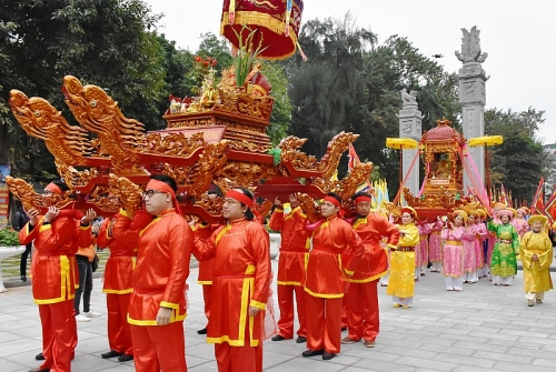 tung bung ngay khai hoi go dong da