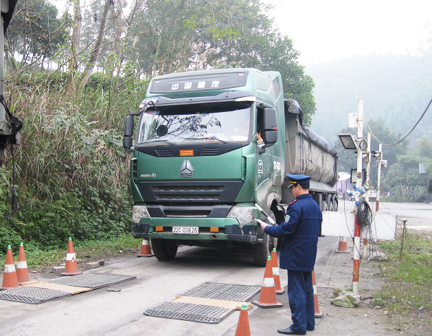 Xử nghiêm và chấn chỉnh tình trạng xe chở quá tải