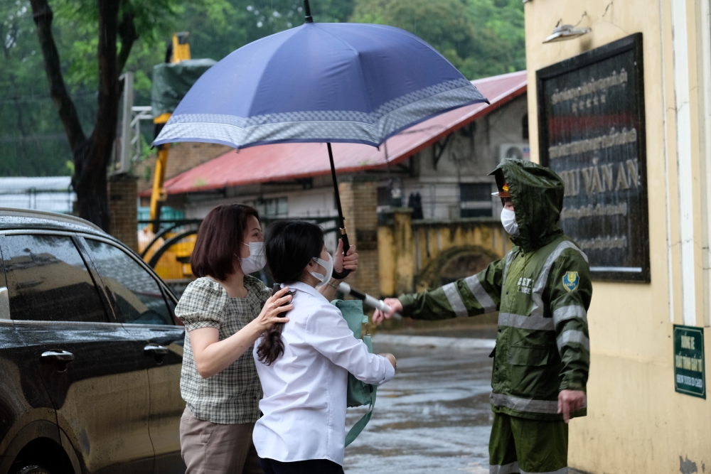 Công an thành phố Hà Nội đồng loạt ra quân đảm bảo an ninh trật tự tại các điểm thi