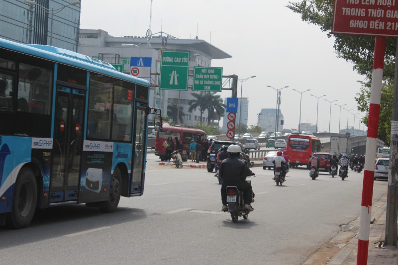 nhieu tuyen xe khach lien tinh bi dieu chinh lo trinh