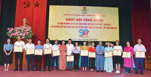 hon 100 cong nhan vien chuc lao dong tham du ngay hoi cong doan