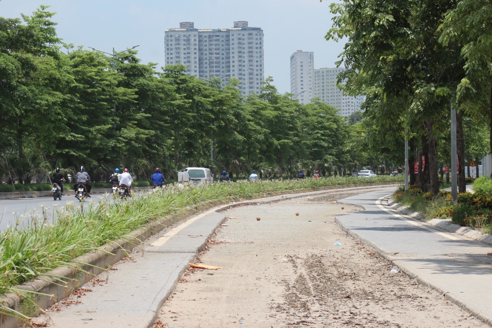 Một tuyến đường nhếch nhác, ngổn ngang