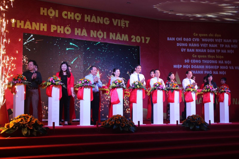 Hơn 300 gian hàng tham gia Hội chợ hàng Việt