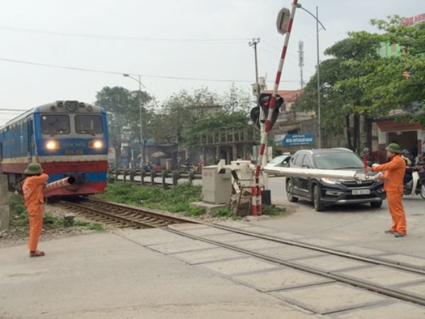 ha noi dam bao an toan tai cac diem giao cat giua duong bo va duong sat