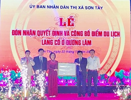 trao quyet dinh lang co duong lam la diem du lich