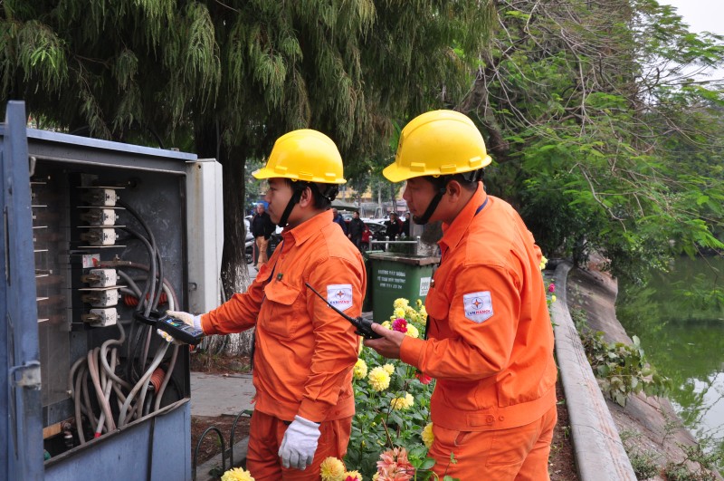 evn ha noi tang cuong dam bao dien phuc vu tet 2019