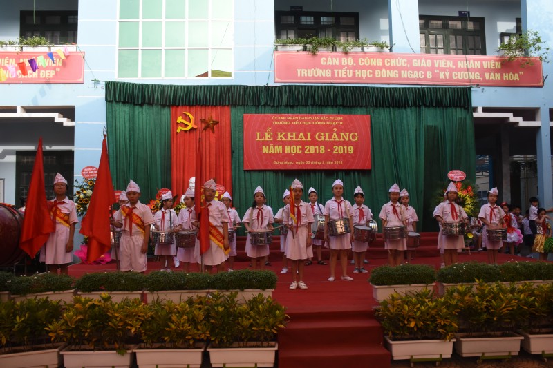 le khai giang ngan gon va vui ve tai truong tieu hoc dong ngac b