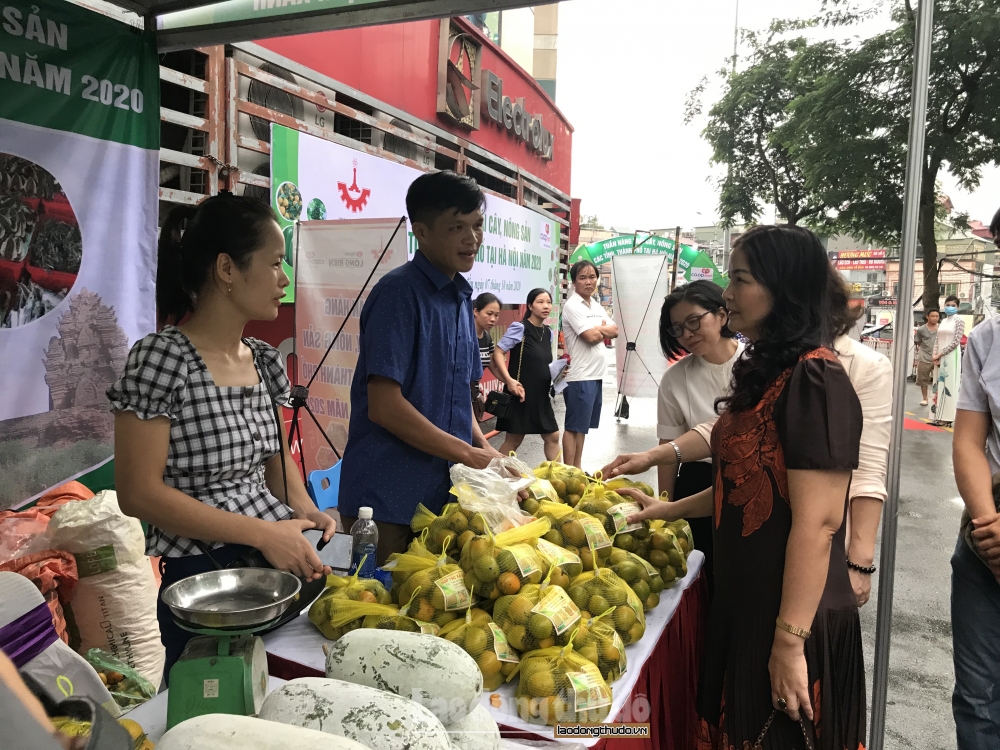 Khai mạc Tuần hàng trái cây, nông sản tại Hà Nội lần thứ 3 năm 2020