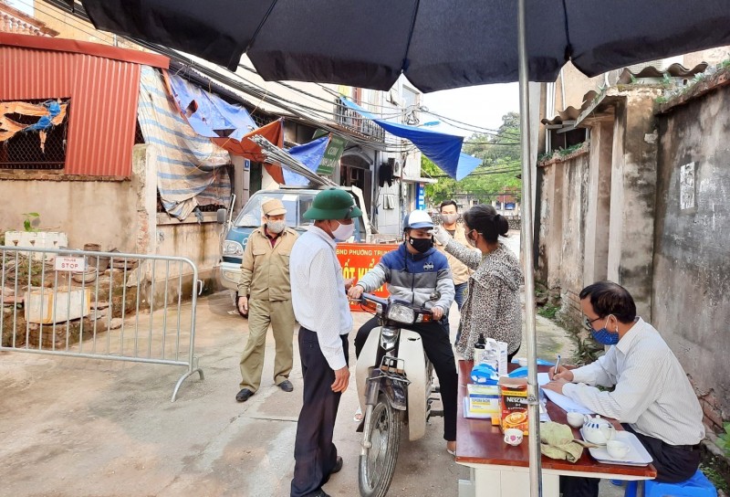 Những “lũy thép” trong cộng đồng