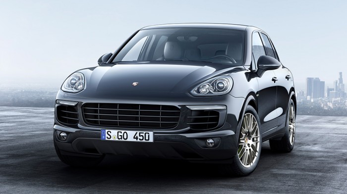 Porsche Cayenne Platinum Edition 2017 có giá 65.600 USD