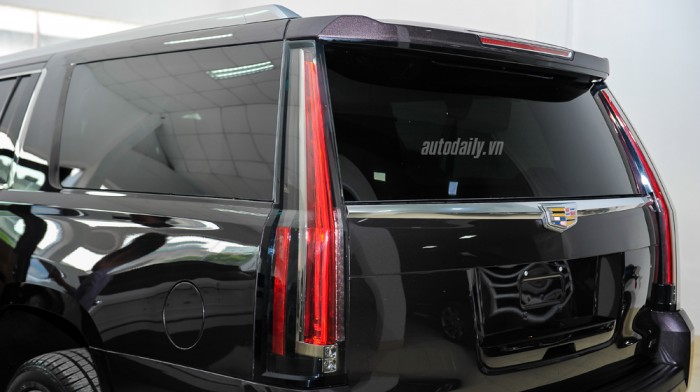 Soi kỹ “khủng long Mỹ” Cadillac Escalade Platinum 2015 tại Hà Nội