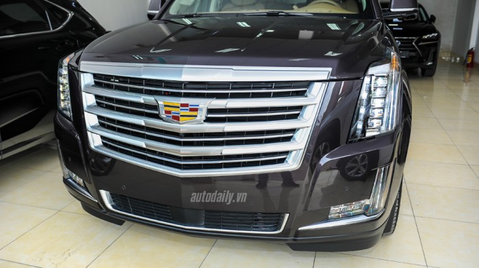 Soi kỹ “khủng long Mỹ” Cadillac Escalade Platinum 2015 tại Hà Nội