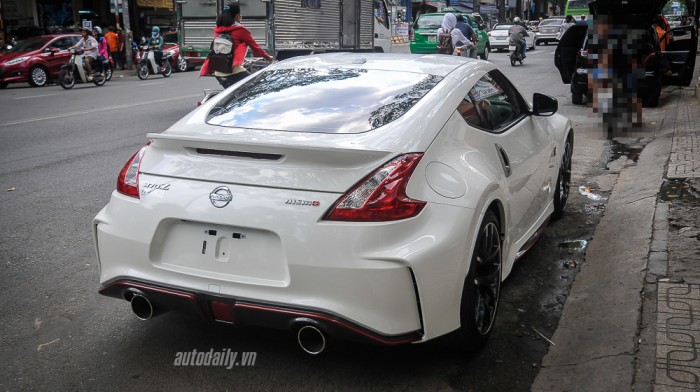 Bắt gặp “hàng hiếm” Nissan 370Z Nismo trên phố Sài Gòn