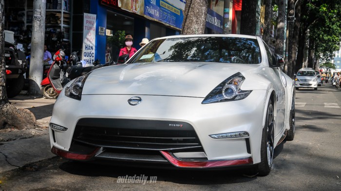 Bắt gặp “hàng hiếm” Nissan 370Z Nismo trên phố Sài Gòn