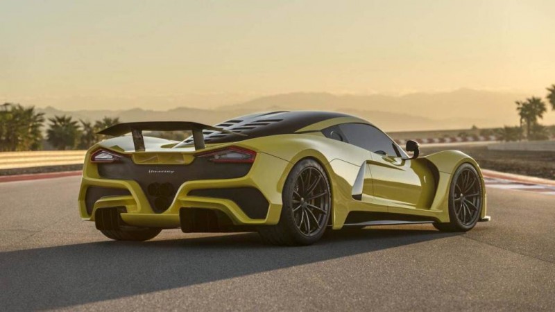 hennessey venom f5 sieu xe 1600 ma luc gia len den 16 trieu usd