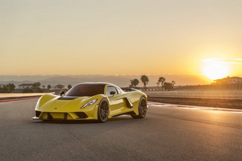 hennessey venom f5 sieu xe 1600 ma luc gia len den 16 trieu usd