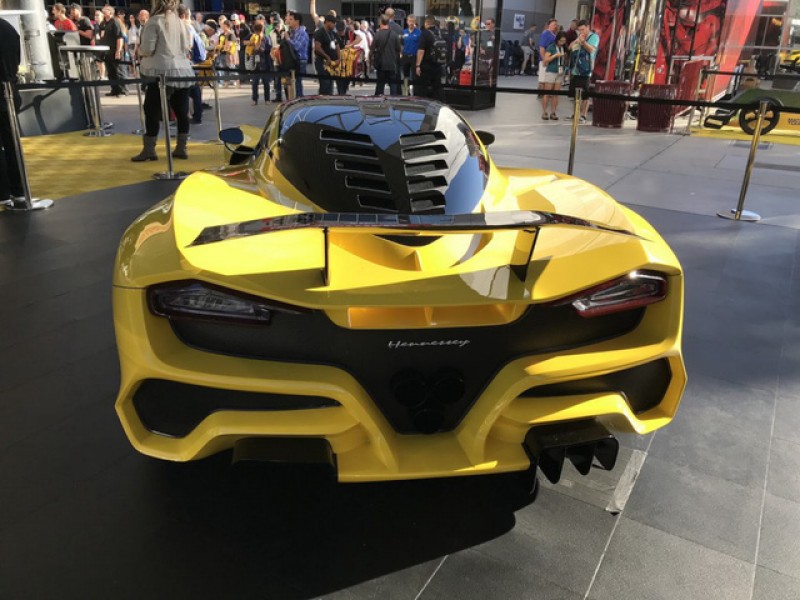 hennessey venom f5 sieu xe 1600 ma luc gia len den 16 trieu usd