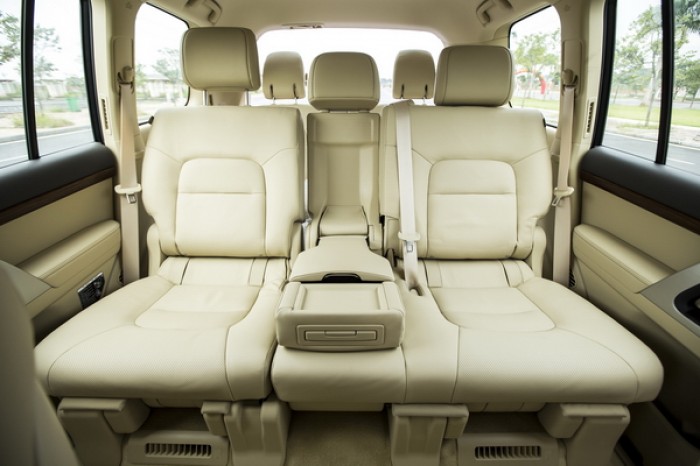 Toyota Land Cruiser 2015 giá 2,825 tỷ