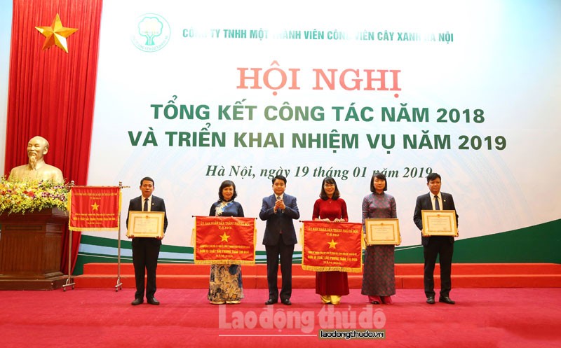 Công nhân Hà Thị Huệ - Tấm gương phụ nữ “Giỏi việc nước, Đảm việc nhà”