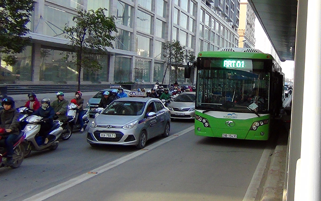 ha noi lam dai phan cach cung phuc vu buyt nhanh brt