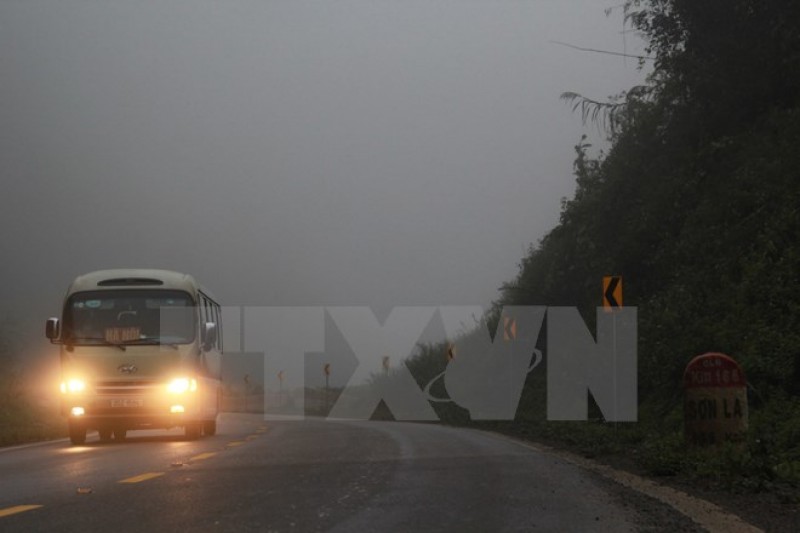 bac bo bac trung bo co mua va suong mu vao sang som