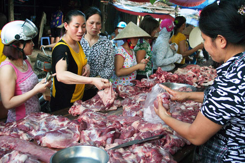 Lương tăng, giá thị trường ổn định