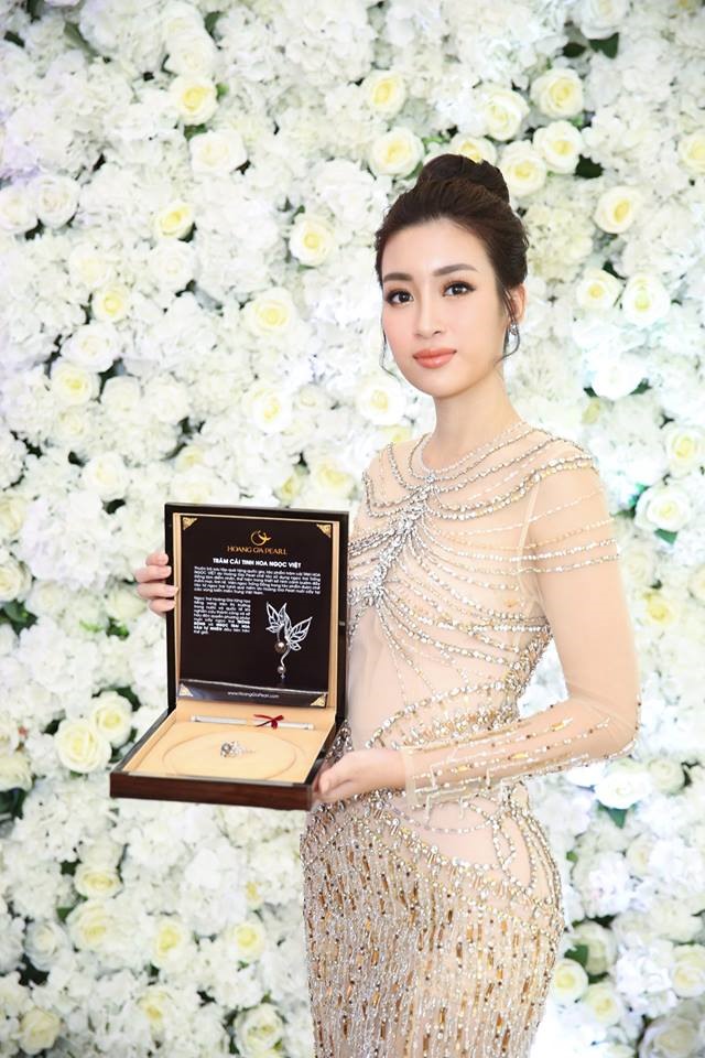 Những hình ảnh đầu tiên của Đỗ Mỹ Linh tại Miss World 2017