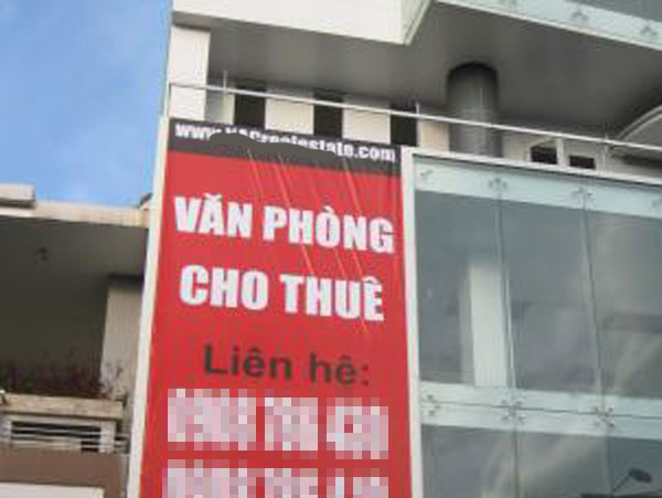 Biển cho thuê  văn phòng treo nhiều ở các tòa nhà