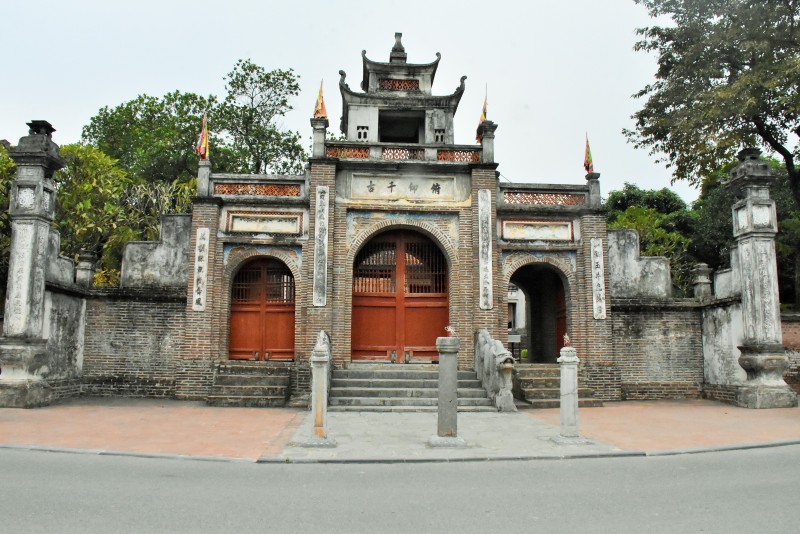 den an duong vuong ngoi den thieng giua thanh co loa