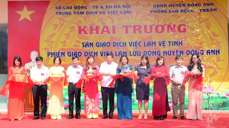 Khai trương Sàn giao dịch việc làm vệ tinh tại huyện Đông Anh