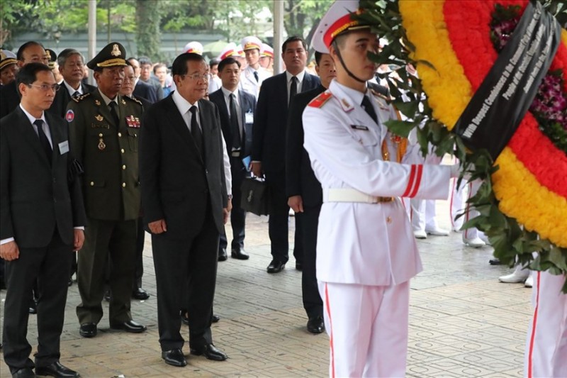 Nhiều đoàn đại biểu nước ngoài tới viếng nguyên Chủ tịch nước, Đại tướng Lê Đức Anh