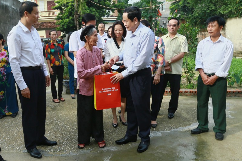 quy den on dap nghia den voi gia dinh chinh sach tinh vinh phuc