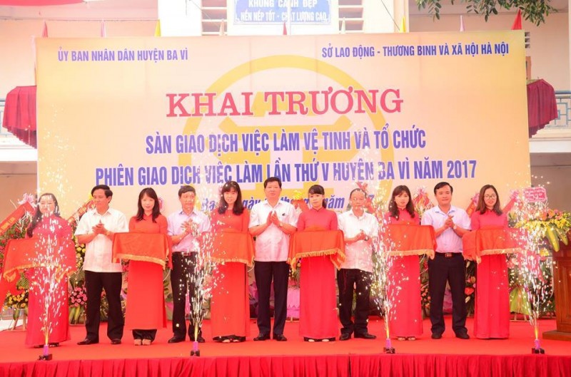 Khai trương Sàn giao dịch việc làm vệ tinh tại Ba Vì