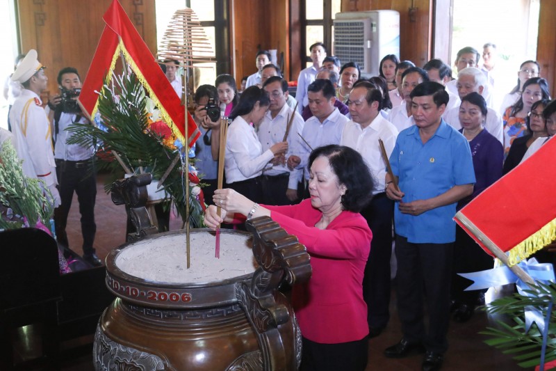 mat tran to chuc nhieu hoat dong den on dap nghia tai nghe an