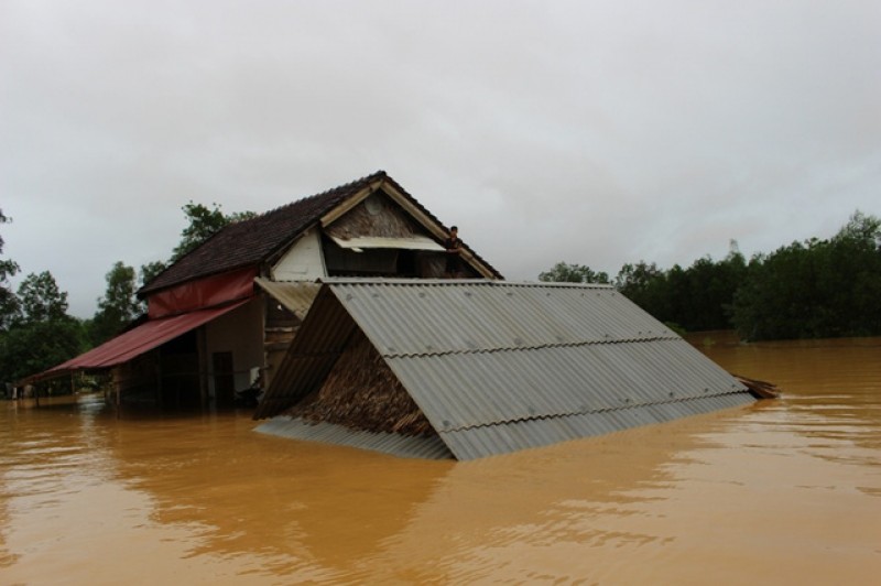 uy ban mttq tp ha noi ho tro cac tinh mien trung 5 ti dong