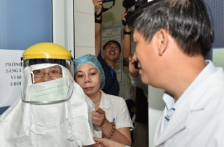 Th&agrave;nh lập 4 đội đ&aacute;p ứng nhanh ph&ograve;ng, chống dịch Ebola