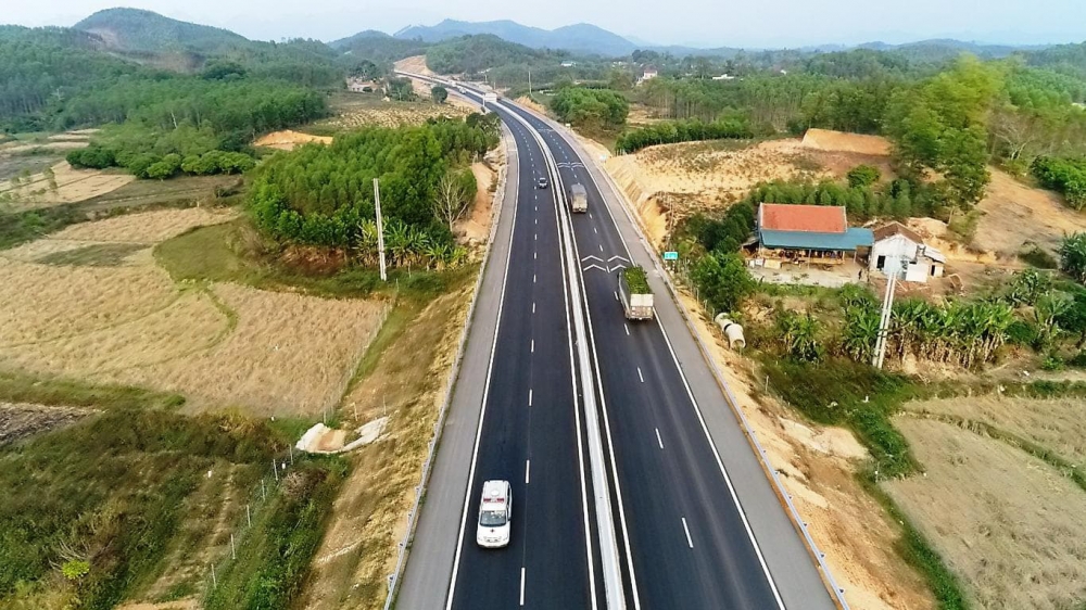 Quyết tâm hoàn thành 2.500km đường bộ cao tốc Bắc – Nam phía Đông