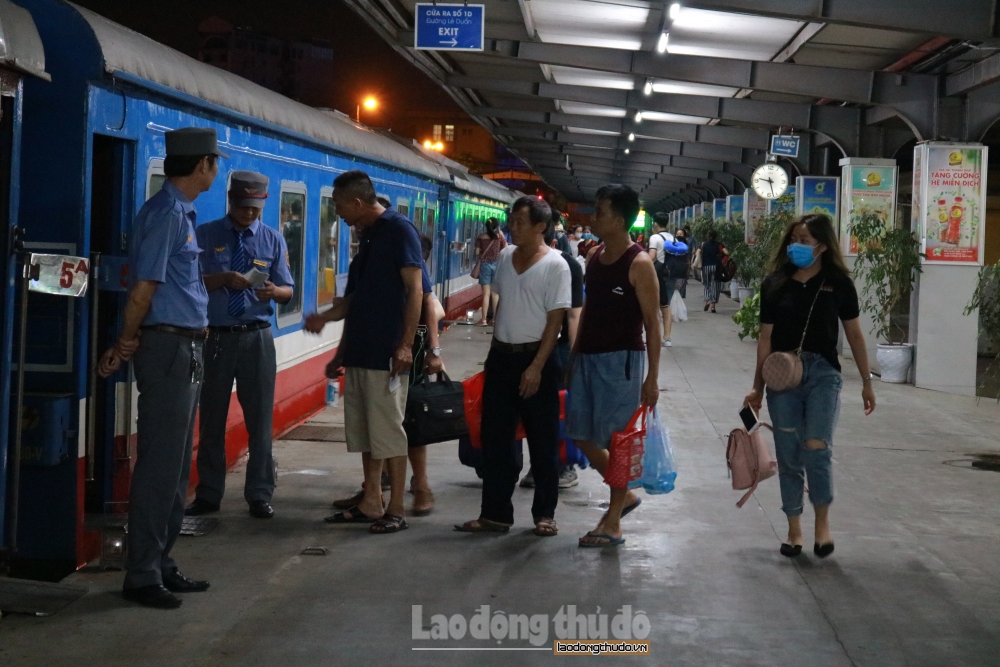 chuyen tau du lich ha noi lao cai chay lai sau thoi gian nghi dich covid 19 3