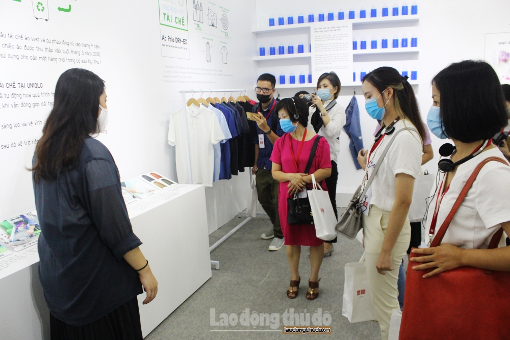 uniqlo gioi thieu ve lifewear va bo suu tap thu dong 2020 tai ha noi 1