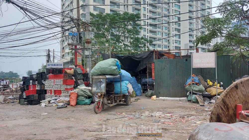 Tiềm ẩn nguy cơ cháy nổ từ các nhà kho chứa phế liệu