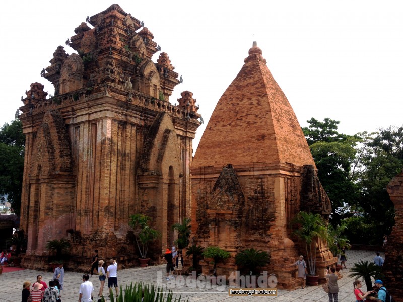 ve nha trang tham thap ba ponagar