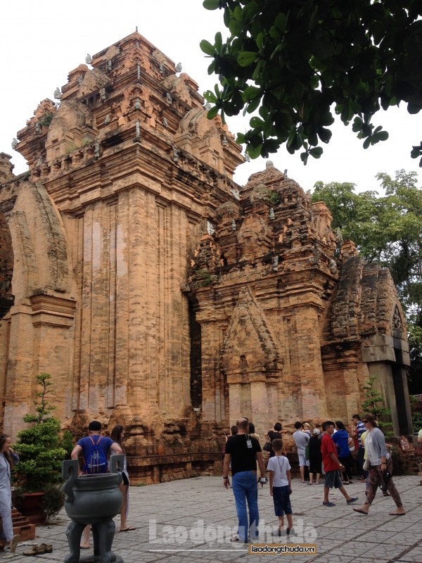 ve nha trang tham thap ba ponagar