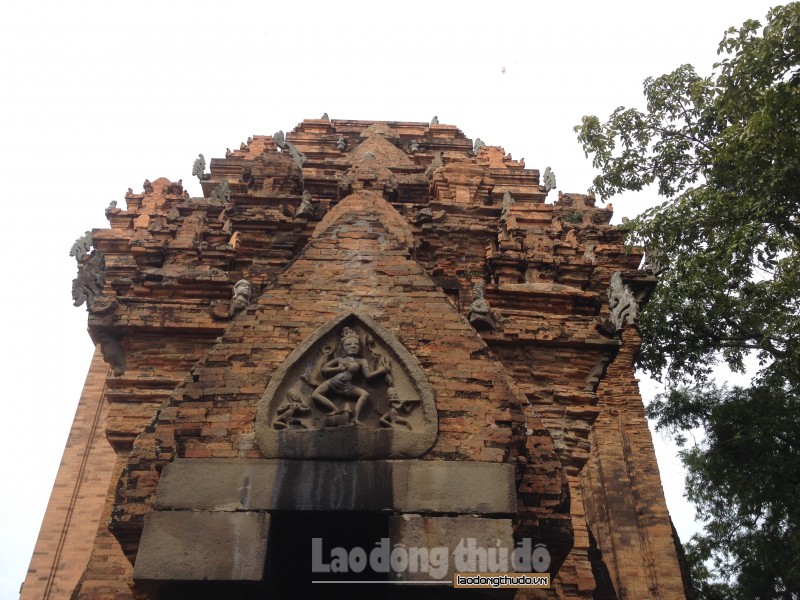 ve nha trang tham thap ba ponagar