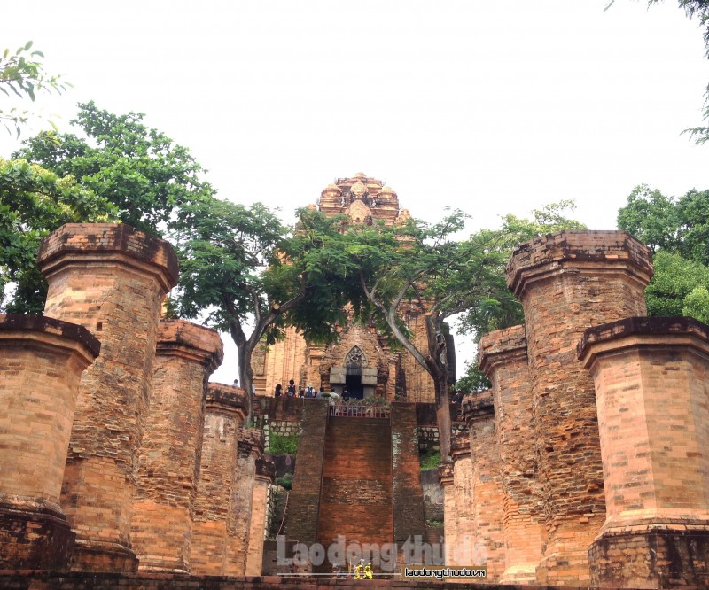 ve nha trang tham thap ba ponagar